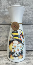 Load image into Gallery viewer, Gonk Vase