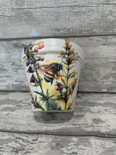 Load image into Gallery viewer, Bee plant pot