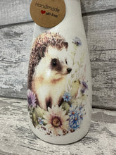 Load image into Gallery viewer, Hedgehog vase