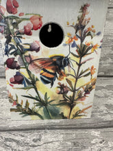 Load image into Gallery viewer, Bee bird box