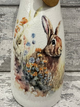 Load image into Gallery viewer, Hare Vase