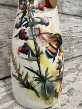 Load image into Gallery viewer, Bee Vase