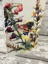 Load image into Gallery viewer, Bee bird box