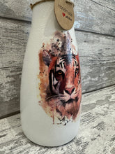 Load image into Gallery viewer, Tiger vase
