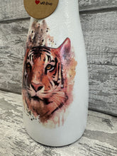 Load image into Gallery viewer, Tiger vase
