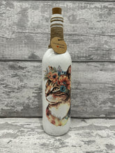 Load image into Gallery viewer, Cat light up bottle

