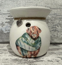 Load image into Gallery viewer, Highland cow wax burner
