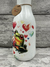 Load image into Gallery viewer, Frog vase
