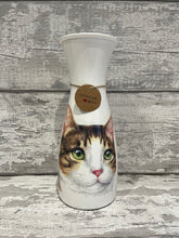 Load image into Gallery viewer, Cat vase
