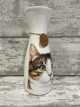 Load image into Gallery viewer, Cat vase
