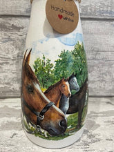 Load image into Gallery viewer, Horse vase
