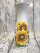 Load image into Gallery viewer, Sunflower field vase
