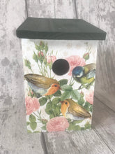 Load image into Gallery viewer, Birds bird box
