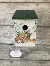 Load image into Gallery viewer, Robin basket bird box
