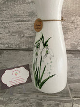 Load image into Gallery viewer, Snowdrop vase
