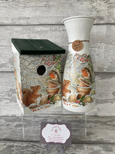 Load image into Gallery viewer, Robin  Vase and bird box gift set
