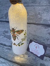 Load image into Gallery viewer, Floral bee light up bottle
