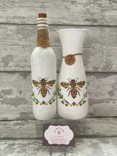 Load image into Gallery viewer, Floral Bee Vase &amp; Light Up Bottle
