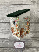 Load image into Gallery viewer, Robin  Vase and bird box gift set
