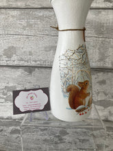 Load image into Gallery viewer, Robin  Vase and bird box gift set
