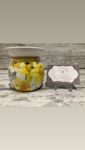 Load image into Gallery viewer, Daffodil wax burner gift set
