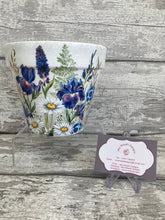 Load image into Gallery viewer, Iris plant pot
