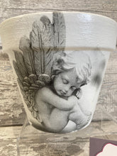 Load image into Gallery viewer, Angel plant pot
