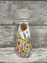 Load image into Gallery viewer, Grandma vase - Wildflower
