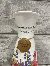 Load image into Gallery viewer, Grandma vase - Flowers
