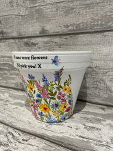 Load image into Gallery viewer, Nan plant pot - Flowers
