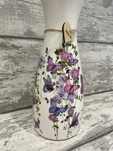 Load image into Gallery viewer, Mum butterflies vase
