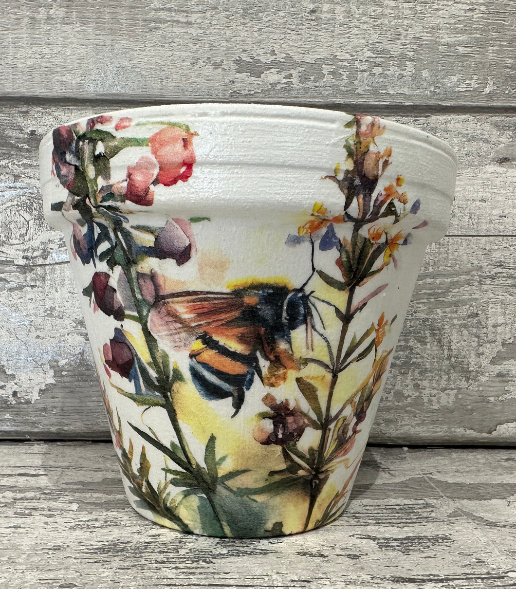 Bee plant pot