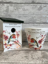 Load image into Gallery viewer, Robin in tree bird box - Robins Appear
