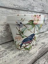 Load image into Gallery viewer, Birds plant pot
